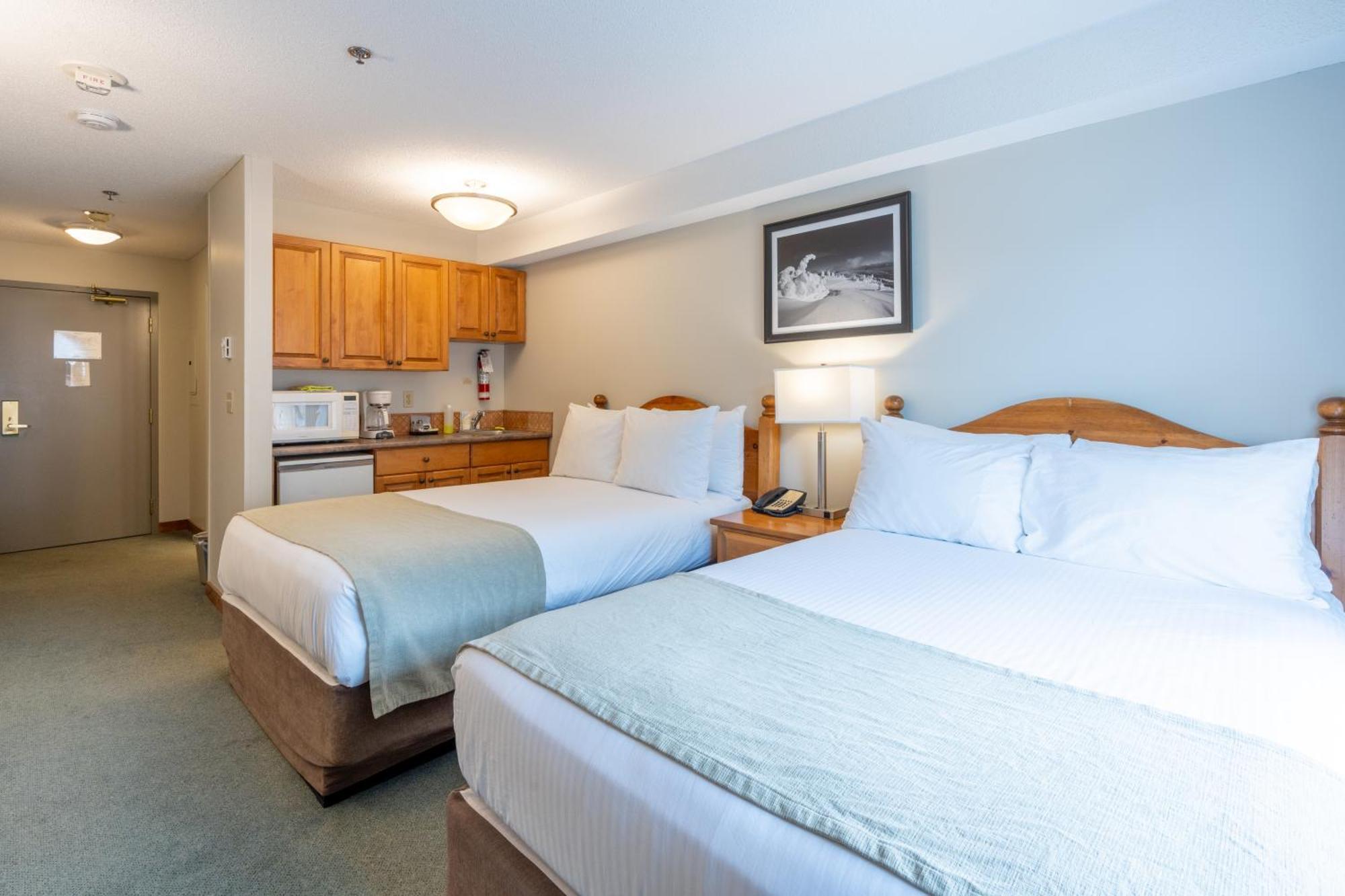 Hotel Coast Sundance 4*